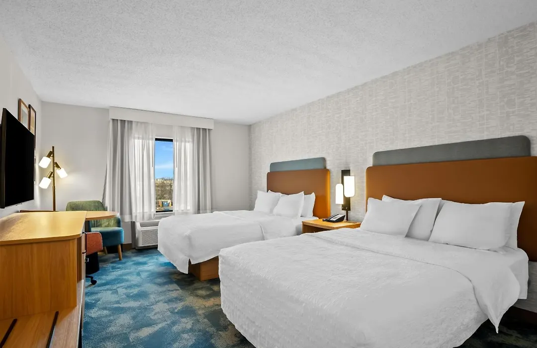 Hampton Inn & Suites Detroit-Canton-1