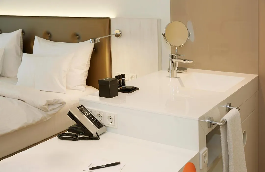 Elaya Hotel Kleve, Trademark Collection By Wyndham-1