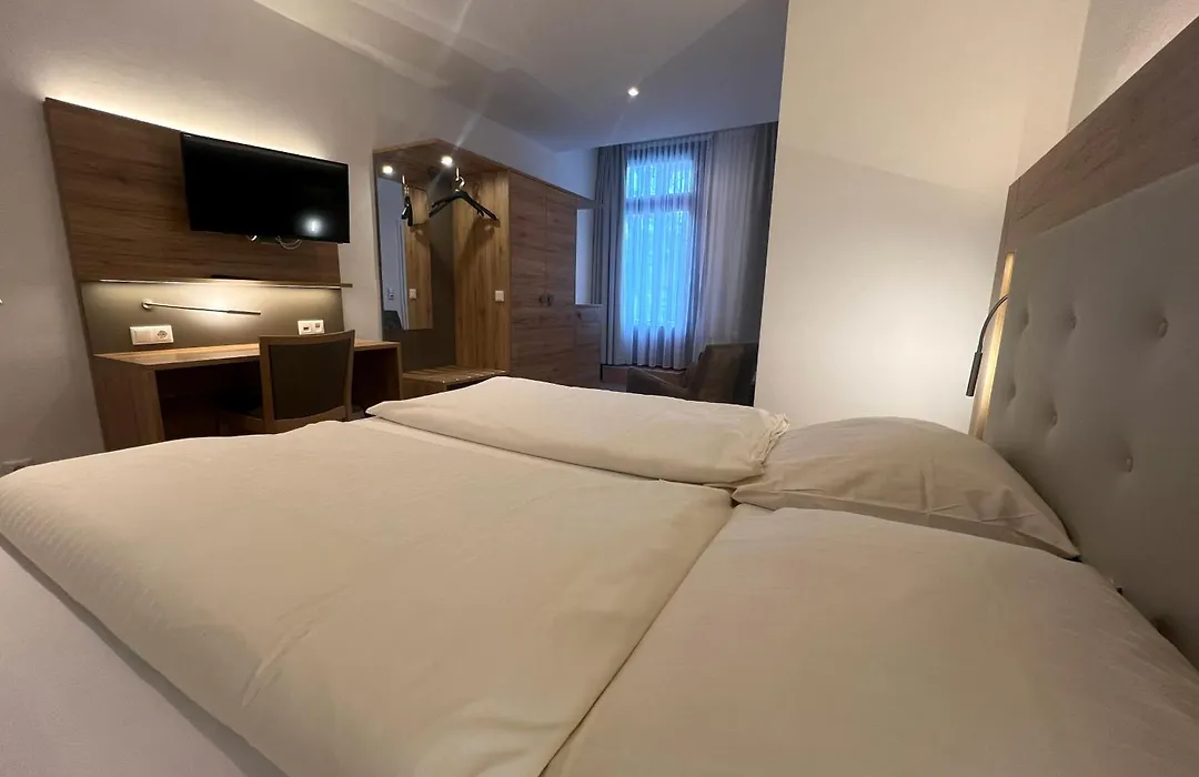 Hotel an der Hauptallee-1