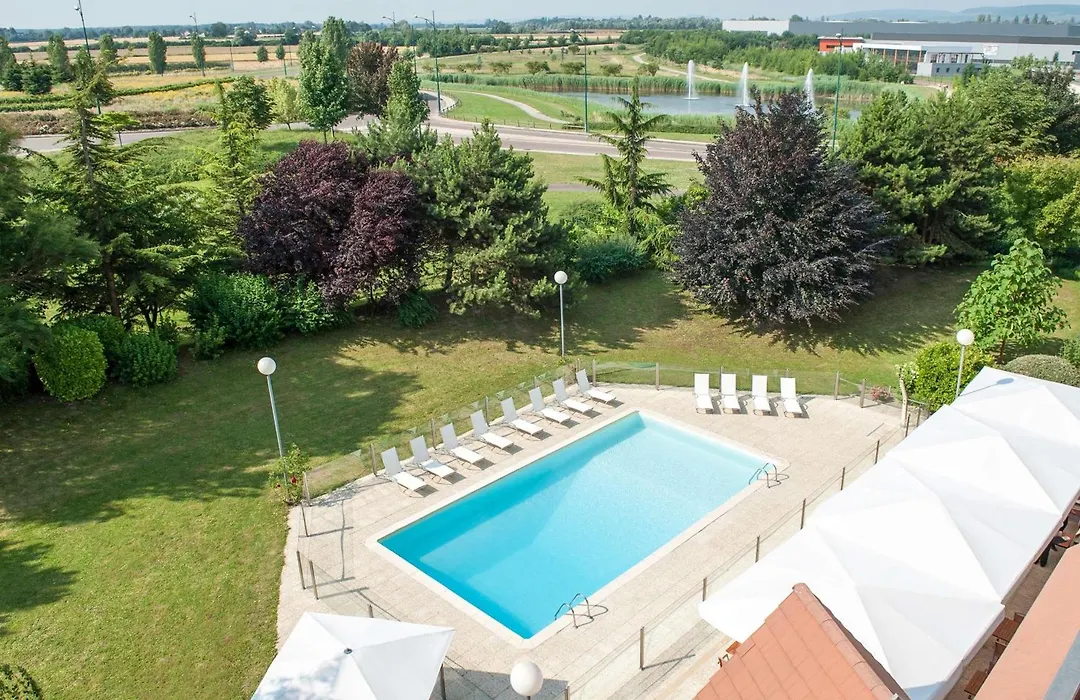 Novotel Beaune-1