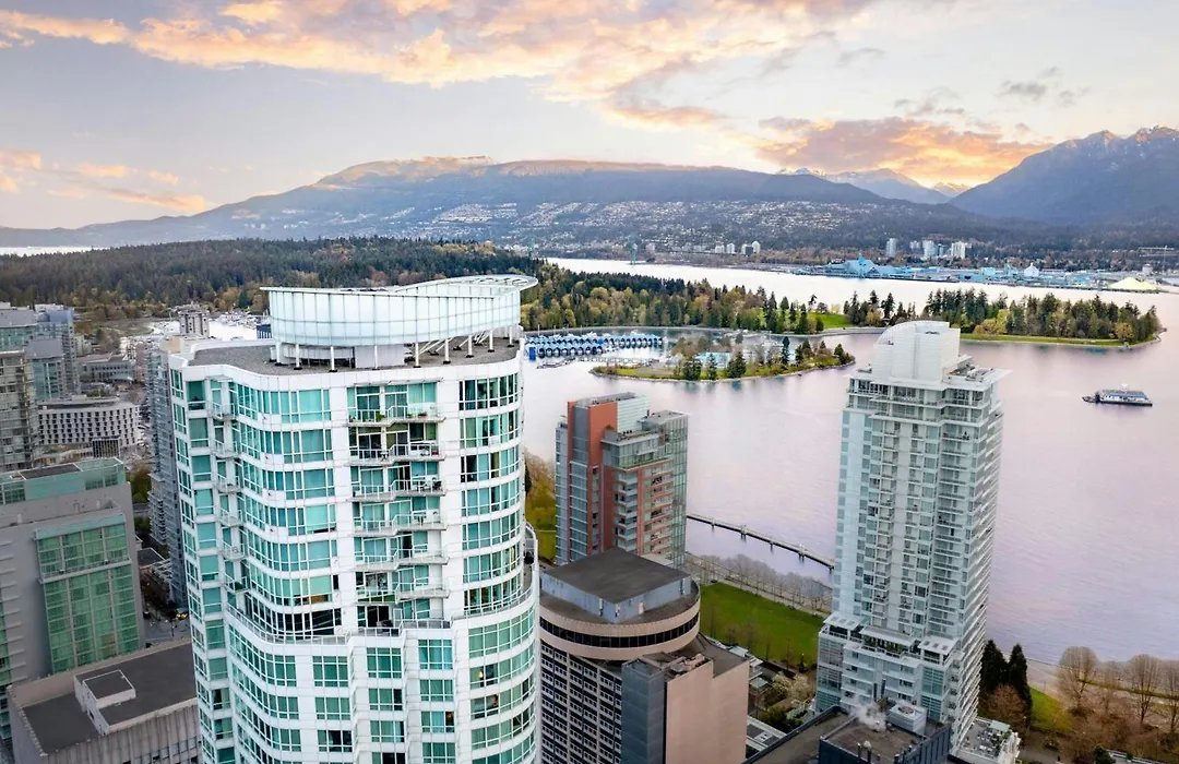 Vancouver Marriott Pinnacle Downtown Hotel-1