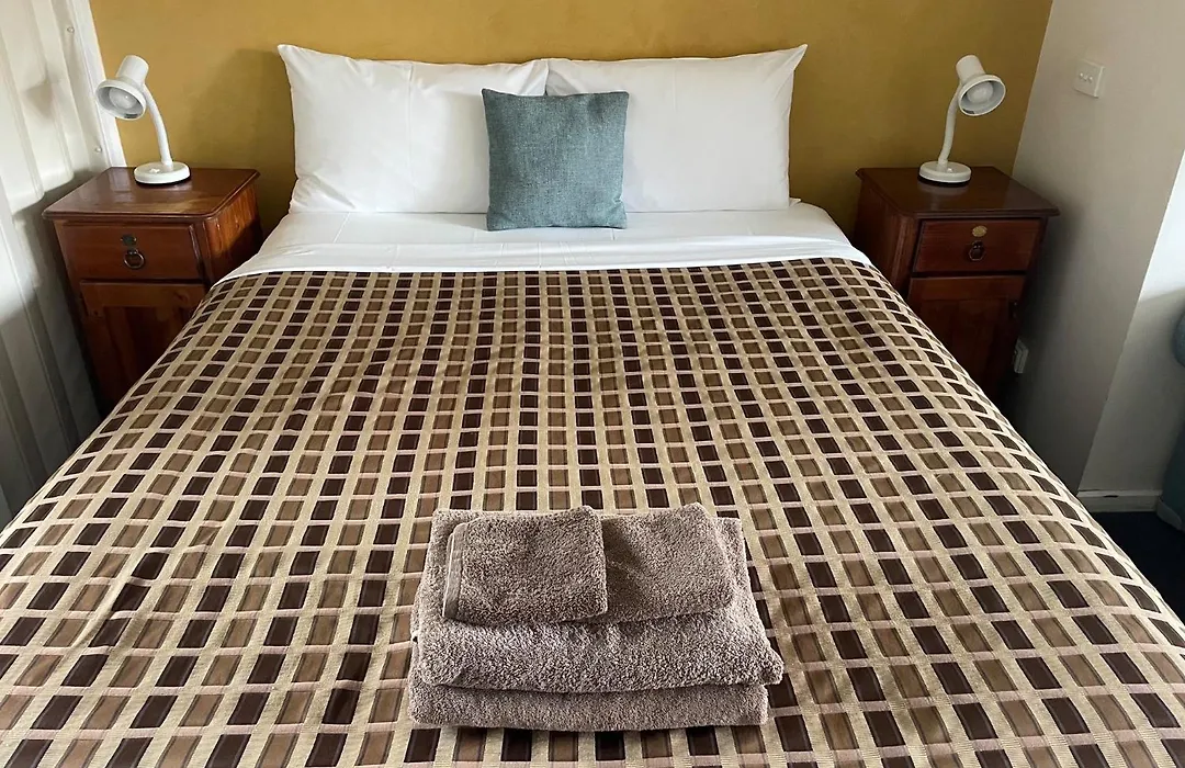 Ambassador Motor Inn-1