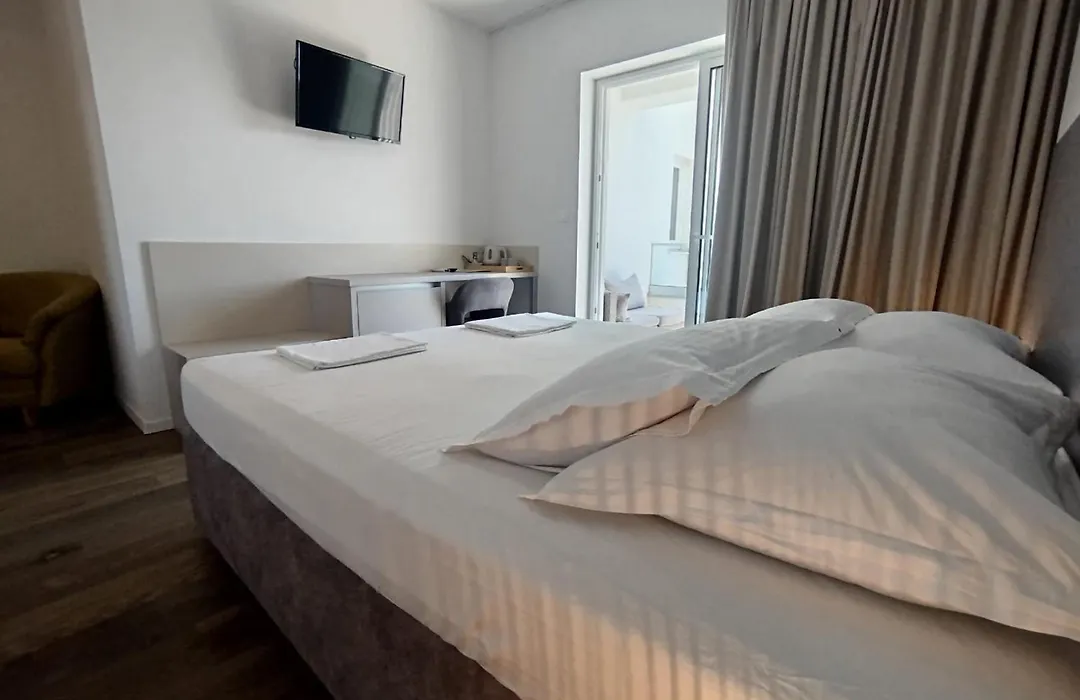 Villa Cala, Hotel Rooms&Apartments-1
