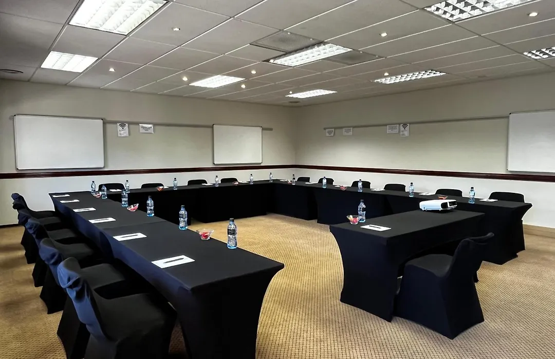 Benvenuto Hotel&Conference Centre-1