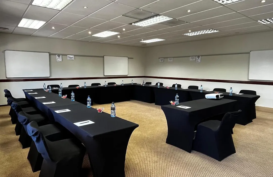 Benvenuto Hotel&Conference Centre-1