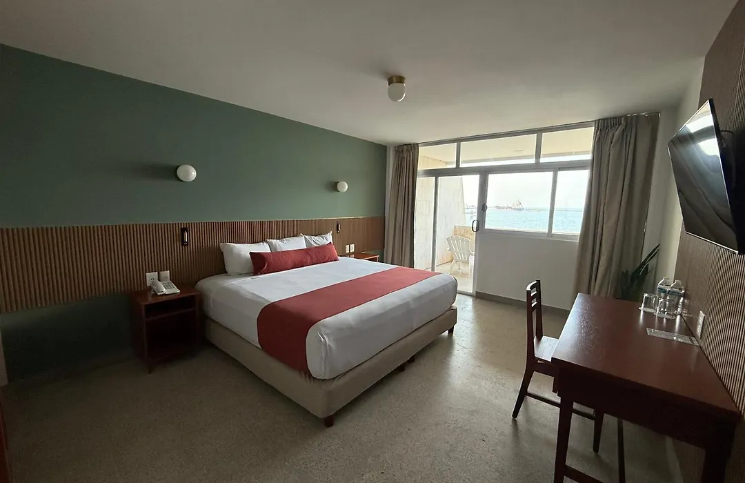 Hotel Royalty-1