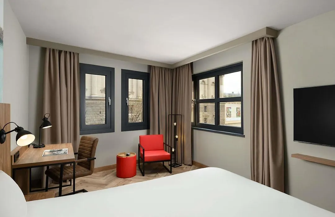 Ibis Styles Budapest Heroes Square-1