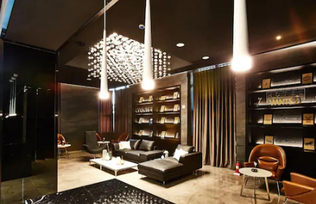 Hotel Wanted-1