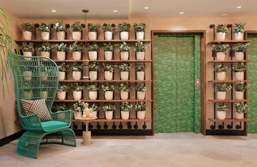 Yoo2 Rio de Janeiro, Tapestry Collection by Hilton-1