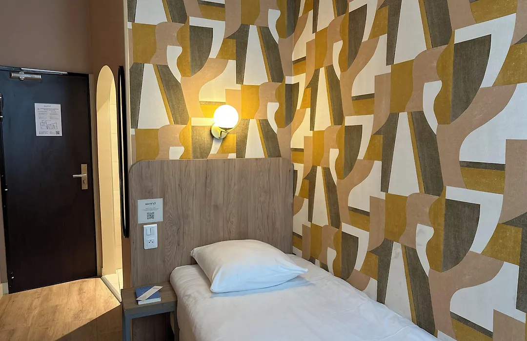 Merryl Hotel-1