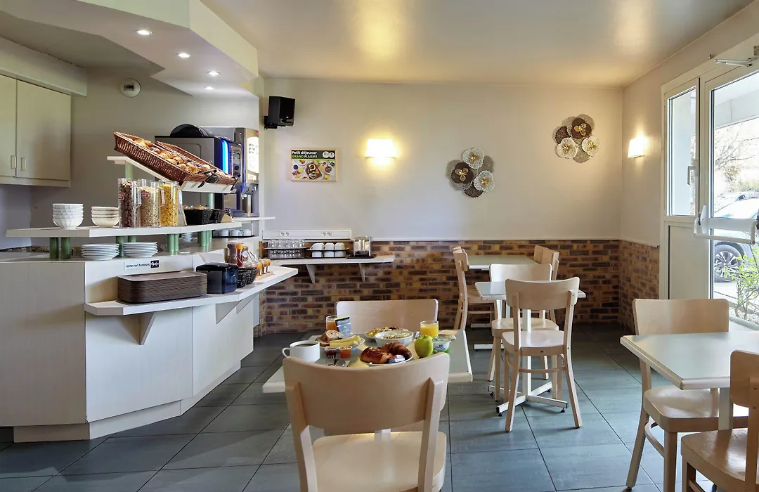 B&B Hotel Saclay-1