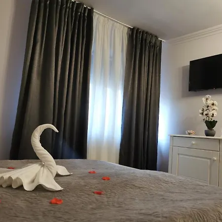 Select House-2