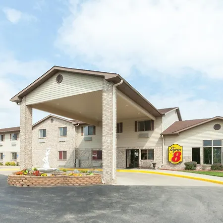 Super 8 By Wyndham Big Rapids-2