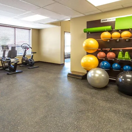 Microtel Inn & Suites By Wyndham Whitecourt-2