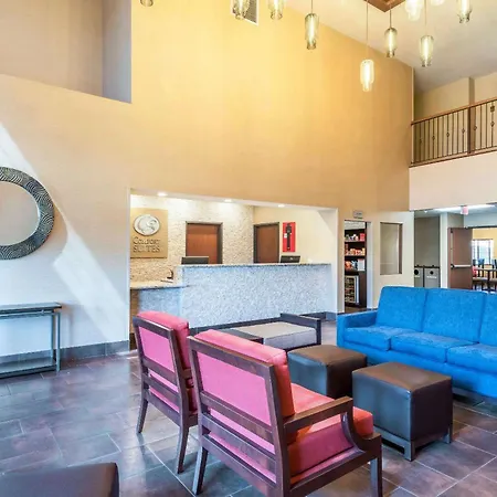 Comfort Suites Yakima-2