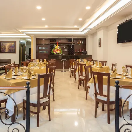 Hotel Embassy Park-2