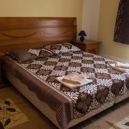 Rooms Cristal Roche-3