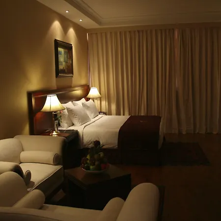 Trianon Royal Hotel-2