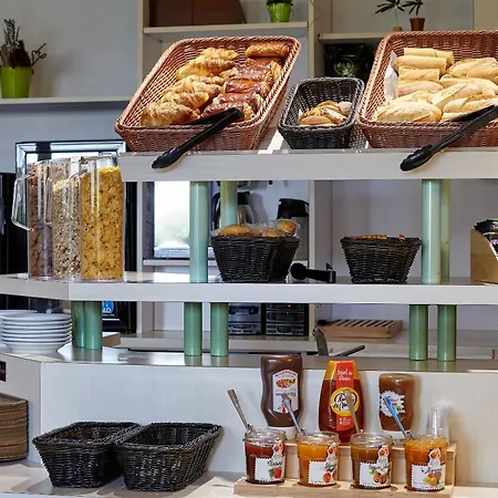 B&B Hotel Saclay-3