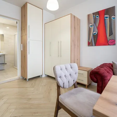 Wow Studios For Rent - Bul Montevideo 25A - B-3
