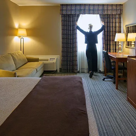 Ramada By Wyndham London-3