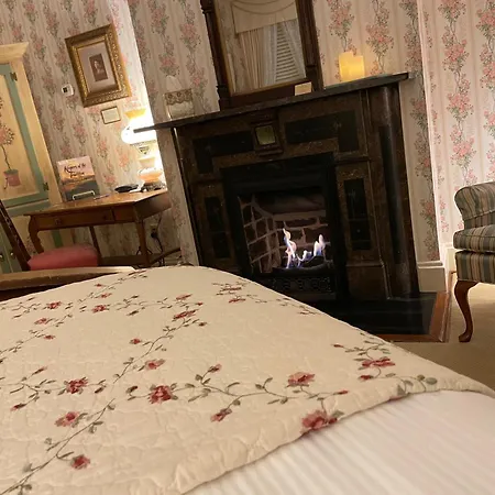 The Oaks Victorian Inn-2
