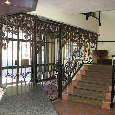 Benvenuto Hotel&Conference Centre-2