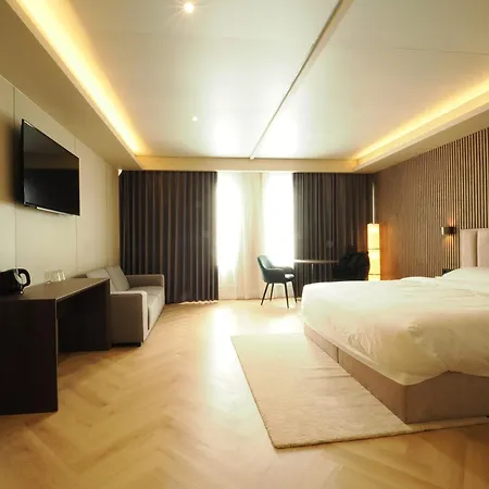 Tung Hotel-2