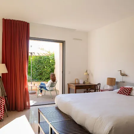 Hotel 96-3