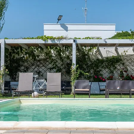 Villa Leonardo San Foca - Room, Pool & Restaurant-2