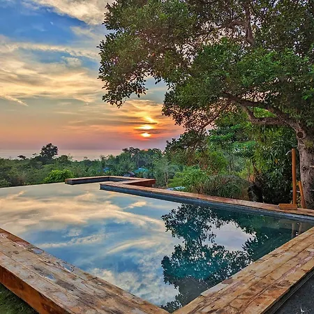 Nakabalo Guesthouse & Restaurant-2