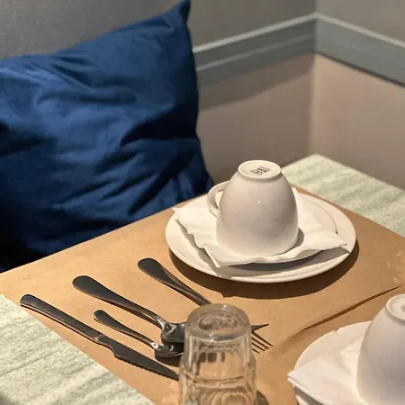 Merryl Hotel-2