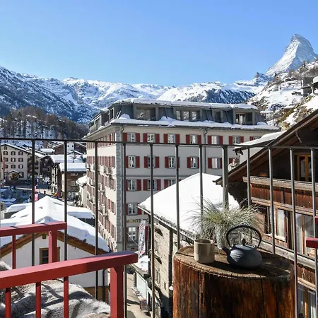 Unique Hotel Post-2