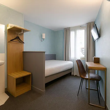Walled Off Hotel Paris-3