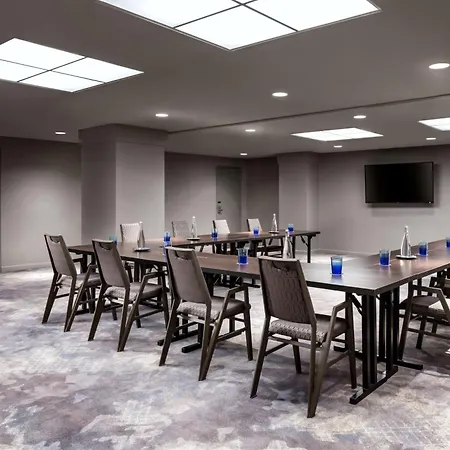 Sheraton Gateway Hotel In Toronto International Airport-3