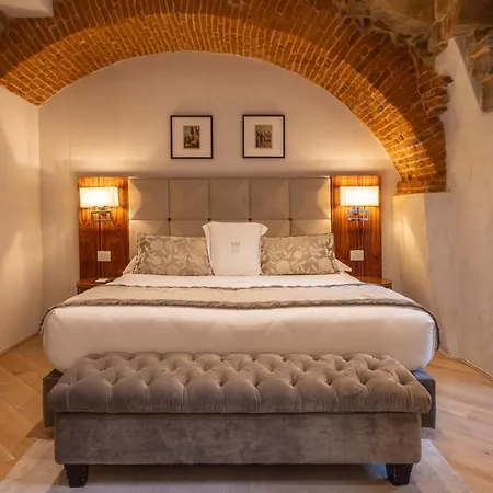 Donati Luxury Tower Suites-3