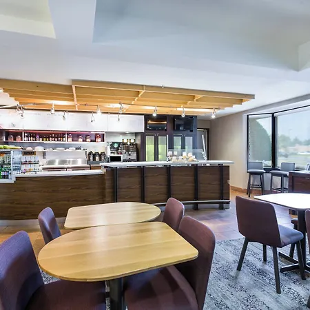 Courtyard By Marriott Rocky Mount-3
