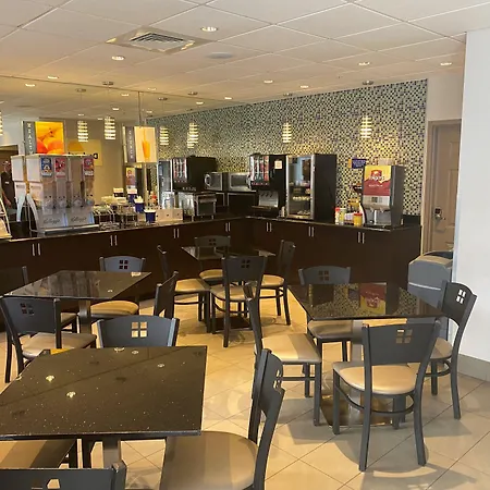 Days Inn & Suites By Wyndham Bonita Springs North Naples-3