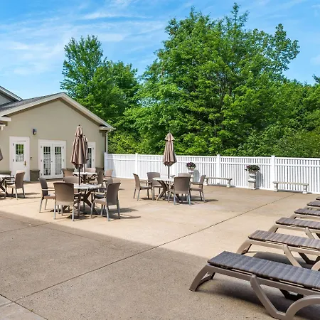 Comfort Inn & Suites Hadley - Amherst-2