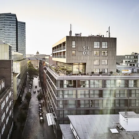 SIDE Design Hotel Hamburg-3