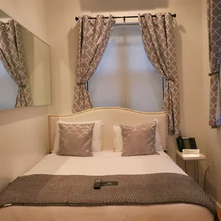 Chelsea Inn (Adults Only)-2