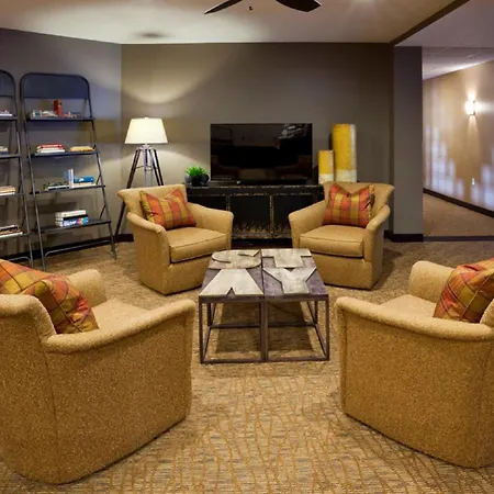 Grandstay Hotel & Suites La Crosse-3