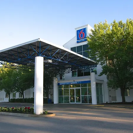 Motel 6-Colchester, VT - Burlington-3
