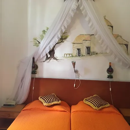 Kiniras Traditional Hotel & Restaurant-3