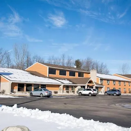 Boarders Inn & Suites By Cobblestone Hotels - Wautoma-3
