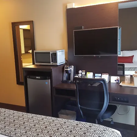 Microtel Inn & Suites By Wyndham Whitecourt-3