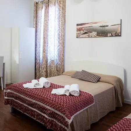 Backpackers House Venice-3