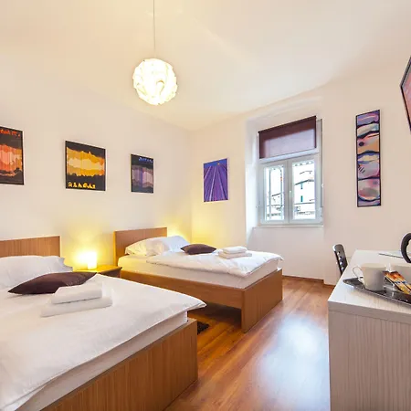 Marmontova Luxury Rooms-3