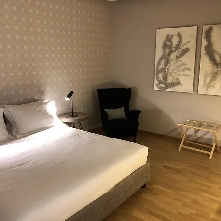 200 Rooms & Terrace-3