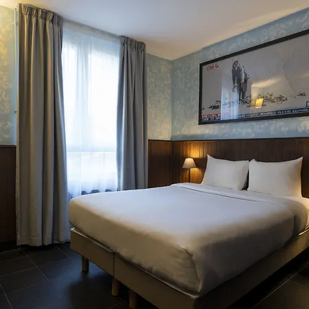 Walled Off Hotel Paris-3